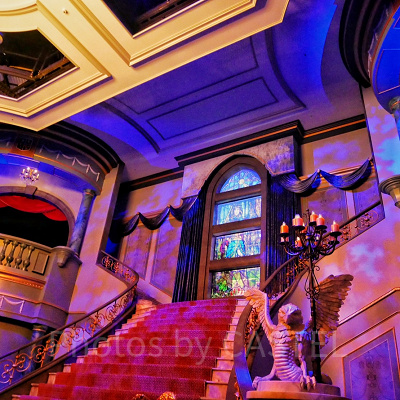 美女と野獣の城の内部の広間