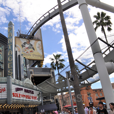 USJのユニバーサル・モンスターズ・ロックンロールショー前