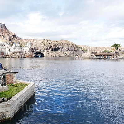 ディズニーシーのビリーヴ〜シー・オブ・ドリームス〜鑑賞場所：ゴンドリエ・スナック沿い通りからの景色