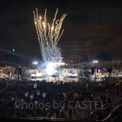 ベッラヴィスタ・ラウンジの窓際席から見たビリーヴ（パイロ）