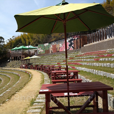 ニジゲンノモリ「NARUTO＆BORUTO 忍里」のベンチ