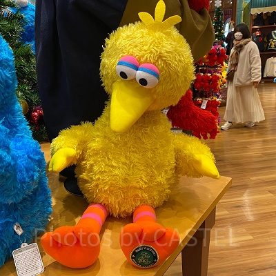 ビッグバードの特大ぬいぐるみ