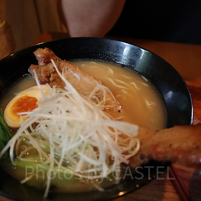 ディズニーランド食べ物:ブラックペッパーポーク麺