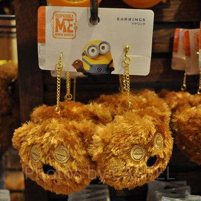 BOB's FAVORITE BEARシリーズのポンポンティムイヤリング