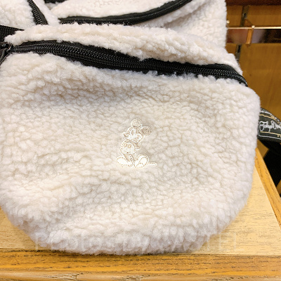 ボディバッグ