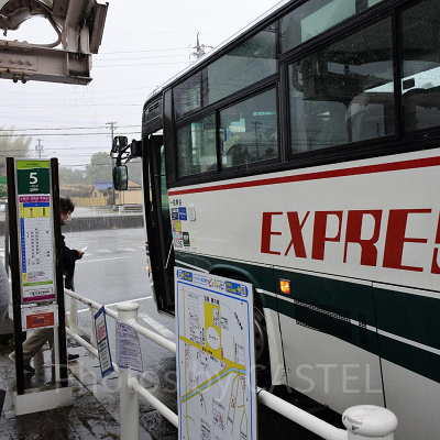 パルケエスパーニャ行きのバス亭は5番