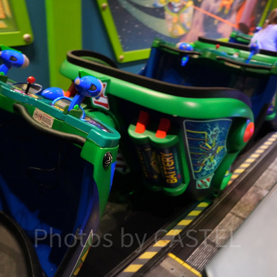 カリフォルニアアナハイムディズニーのアトラクション：バズ・ライトイヤーのアストロブラスター