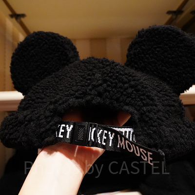 キャップ（後） ふわふわモコモコのあったかグッズ