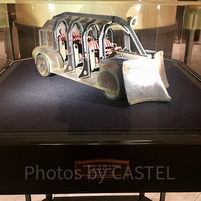 センター・オブ・ジ・アースの地底走行車| キャステル | CASTEL