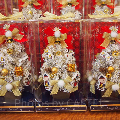 白×金のシックなクリスマスツリー