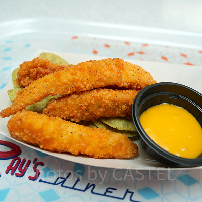 チキンテンダー＆コーンチップス、チーズソース