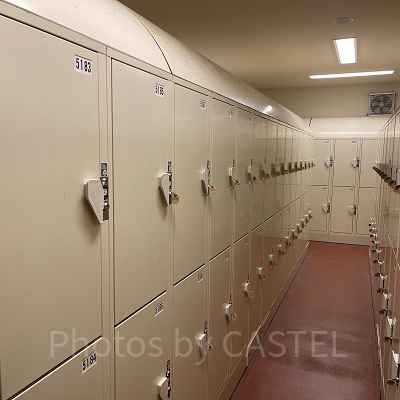 コインロッカーの様子（ゲストリレーション・ウィンドウ横）