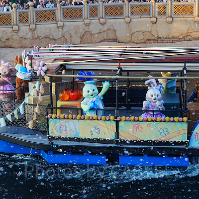 マーメイドラグーン周辺から見たカラフルハピネスジャーニー