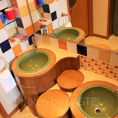 カラフルな洗面台