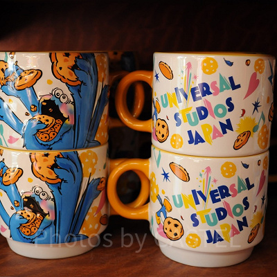 クッキーモンスターの20周年マグカップ