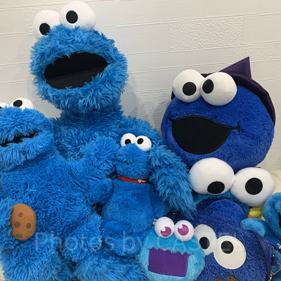 クッキーモンスターのぬいぐるみたち