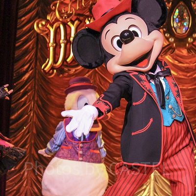 かっこいいミッキーのダンスも！