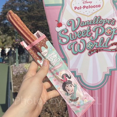 クレームブリュレ風チュロス（ストロベリー）：600円