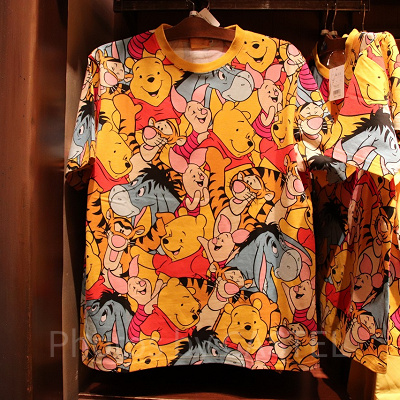 プーさんのかわいいTシャツ