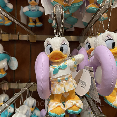 デイジーぬいぐるみバッジ（2022ディズニー夏グッズSUISUI SUMMER）