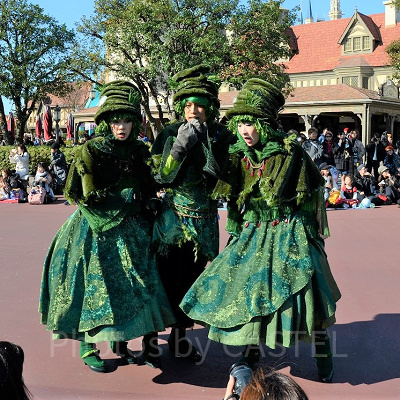 パレードに登場するダンサー