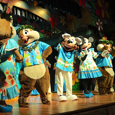 ミッキーのレインボー・ルアウ