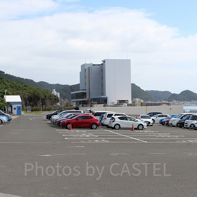 混雑時は満車になることもある直営駐車場