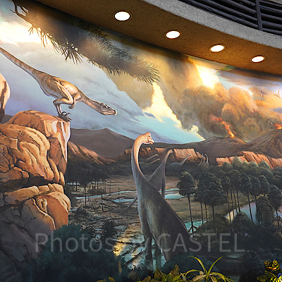 ディスカバリー・レストラン：店内の壁画