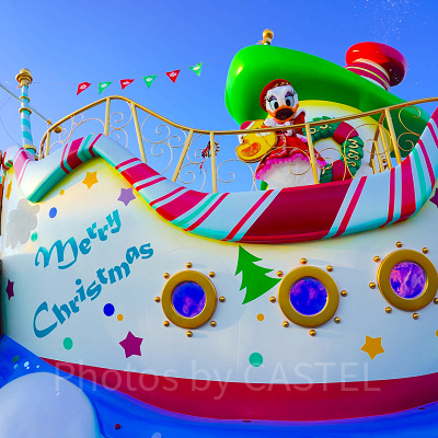 ディズニー・クリスマス・ストーリーズのフロートと登場キャラクター(2022年撮影)