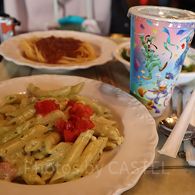 アツアツのお料理を提供するディズニーのレストラン