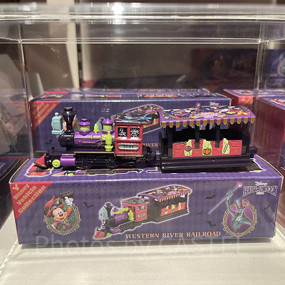 ディズニー・ビークル・コレクション〈トミカ〉セット（ディズニーハロウィングッズ2024）