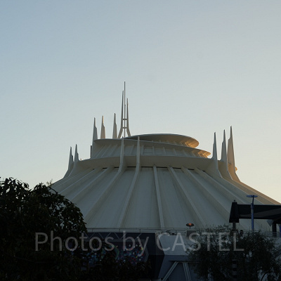 カリフォルニアアナハイムディズニーのアトラクション：スペースマウンテン