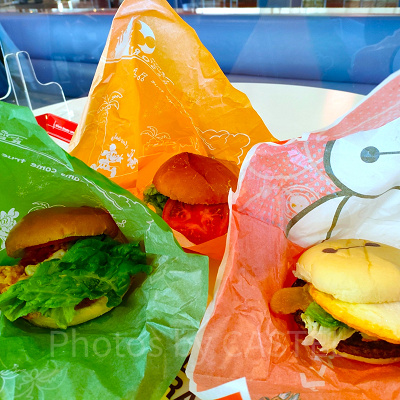ディズニーランド食べ歩き：トゥモローランド・テラスのバーガー各種