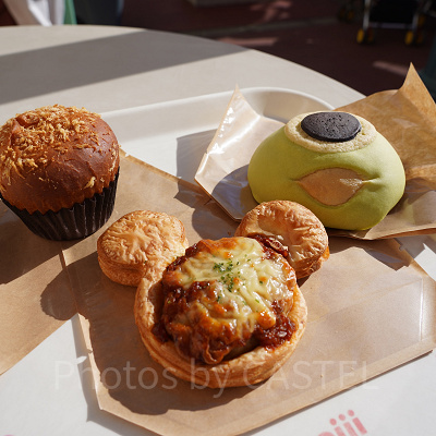 ディズニーランド食べ歩き:スウィートハート・カフェのパンメニュー各種