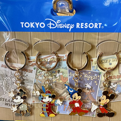 ディズニーランドお土産ランキング27位：ミッキーのキーチェーン4個セット