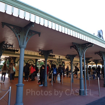 ディズニーランドの自動券売機：場所