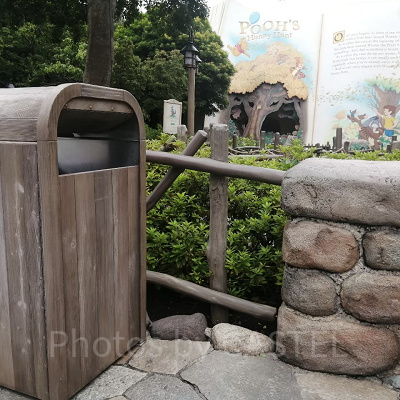 ディズニーランドのゴミ箱（トラッシュカン）