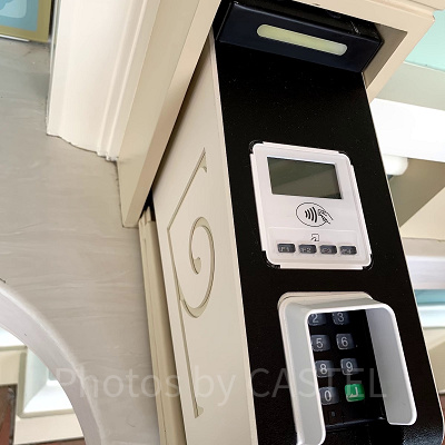 ディズニーランドの自動券売機