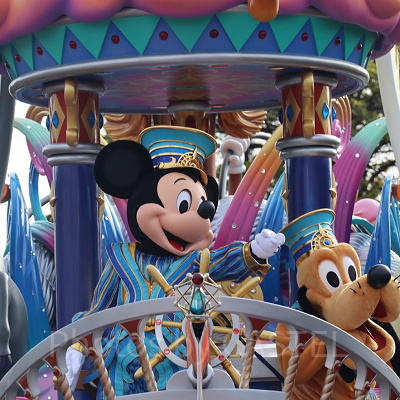 ディズニーランドの人気パレード「ドリーミング・アップ！」