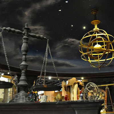 「ユニバーサルスタジオストア」の店内にあるハリーポッターコーナーのディスプレイ