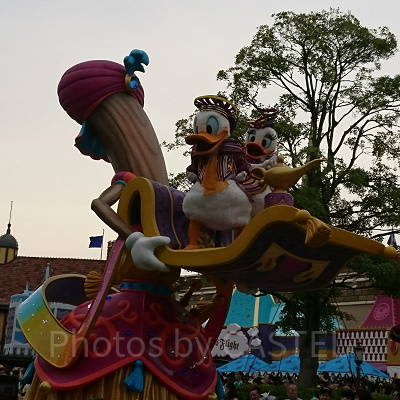 「ドリーミング・アップ！」のドナルドとデイジー