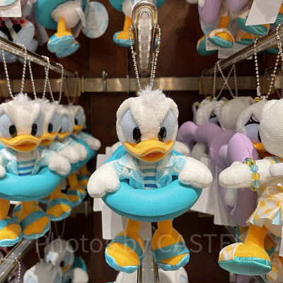 ドナルドぬいぐるみバッジ（2022ディズニー夏グッズSUISUI SUMMER）