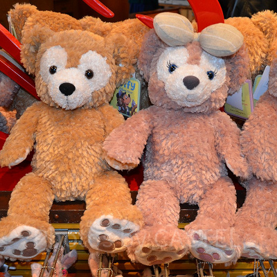 ダッフィーとシェリーメイのぬいぐるみ