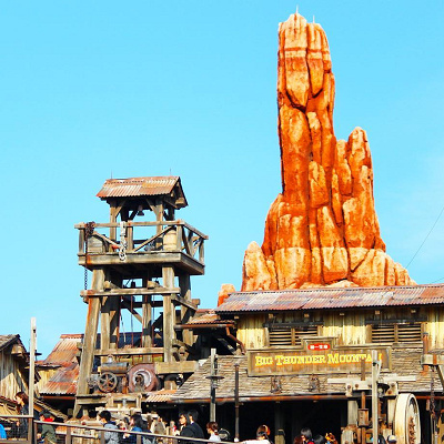 ダスティベンド・デポッドはビッグサンダーマウンテンの近くにある