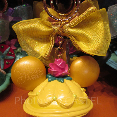 イヤーハット型キーチェーン裏