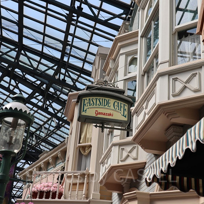 ビールメニューを販売する「イーストサイド・カフェ」