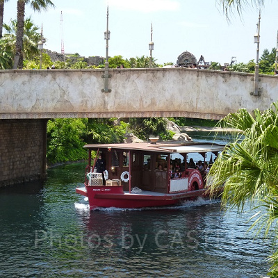 トランッジットスチーマーラインで移動も楽しく