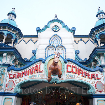 トイビル・トロリーパークの入り口。中にはトイ・ストーリーでおなじみのおもちゃの世界が広がっている。