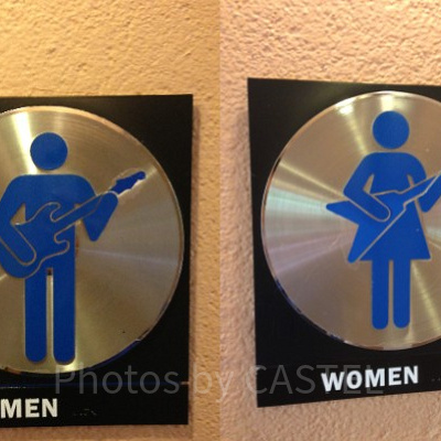 トイレもロックンロールなデザインに