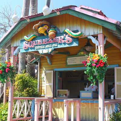 スクウィーザーズ・トロピカル・ジュースバーの外観